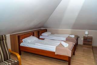 Гостевой дом Dworek Zacisze Вжесня Двухместный номер с 1 кроватью или 2 отдельными кроватями-1